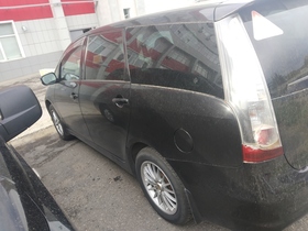 MITSUBISHI Grandis