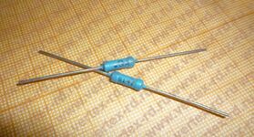 РЕЗИСТОР С2-33Н 1 62 ОМ +-5 А-Д-В