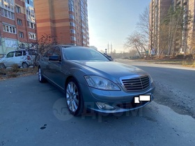 Автомобиль Мерседес S500