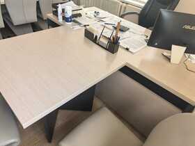 Стол письменный с приставной тумбой (дирекция)